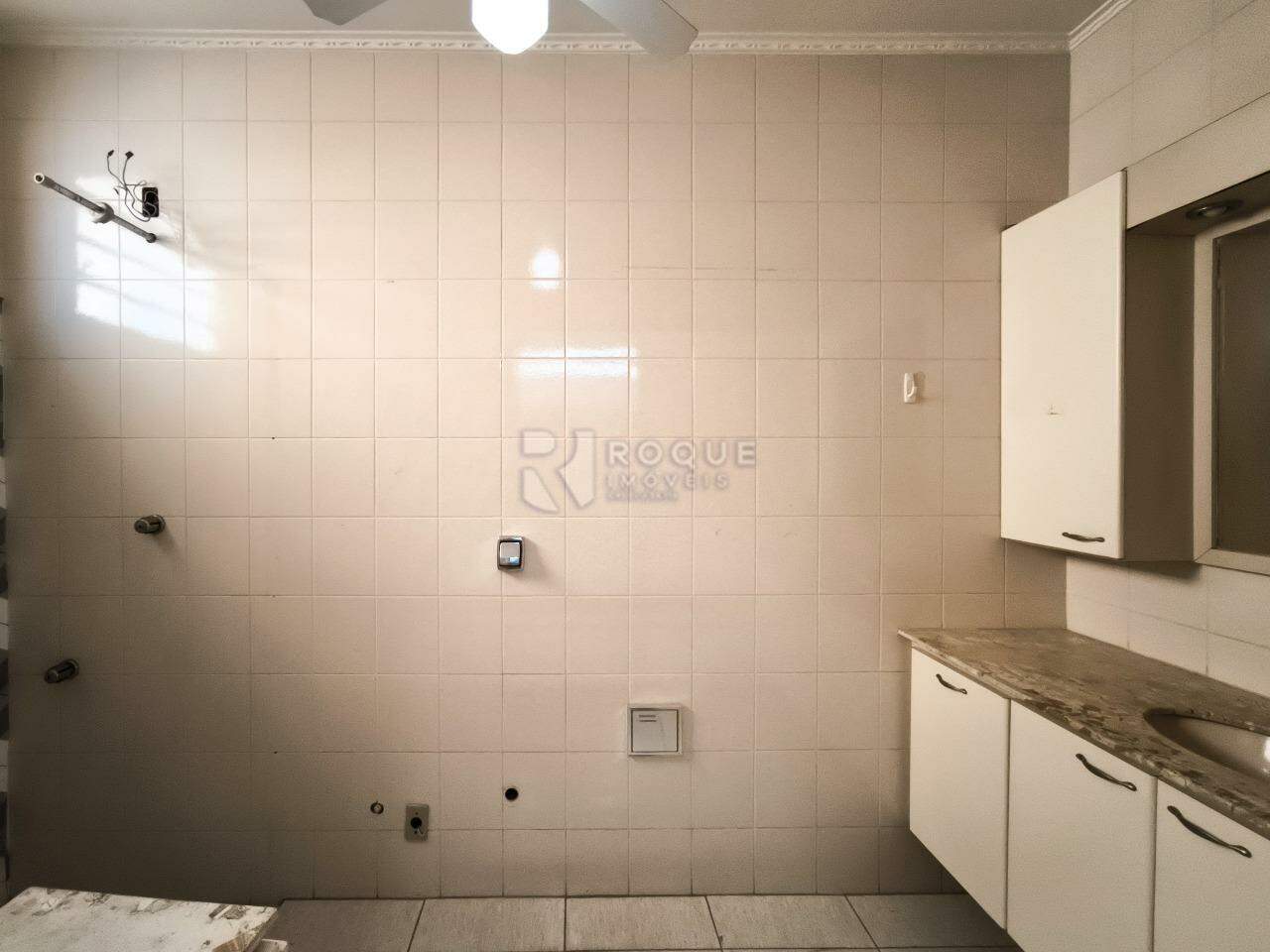 Casa Residencial à venda no bairro Jardim Maria Bruschi Modeneis: WC SUÍTE