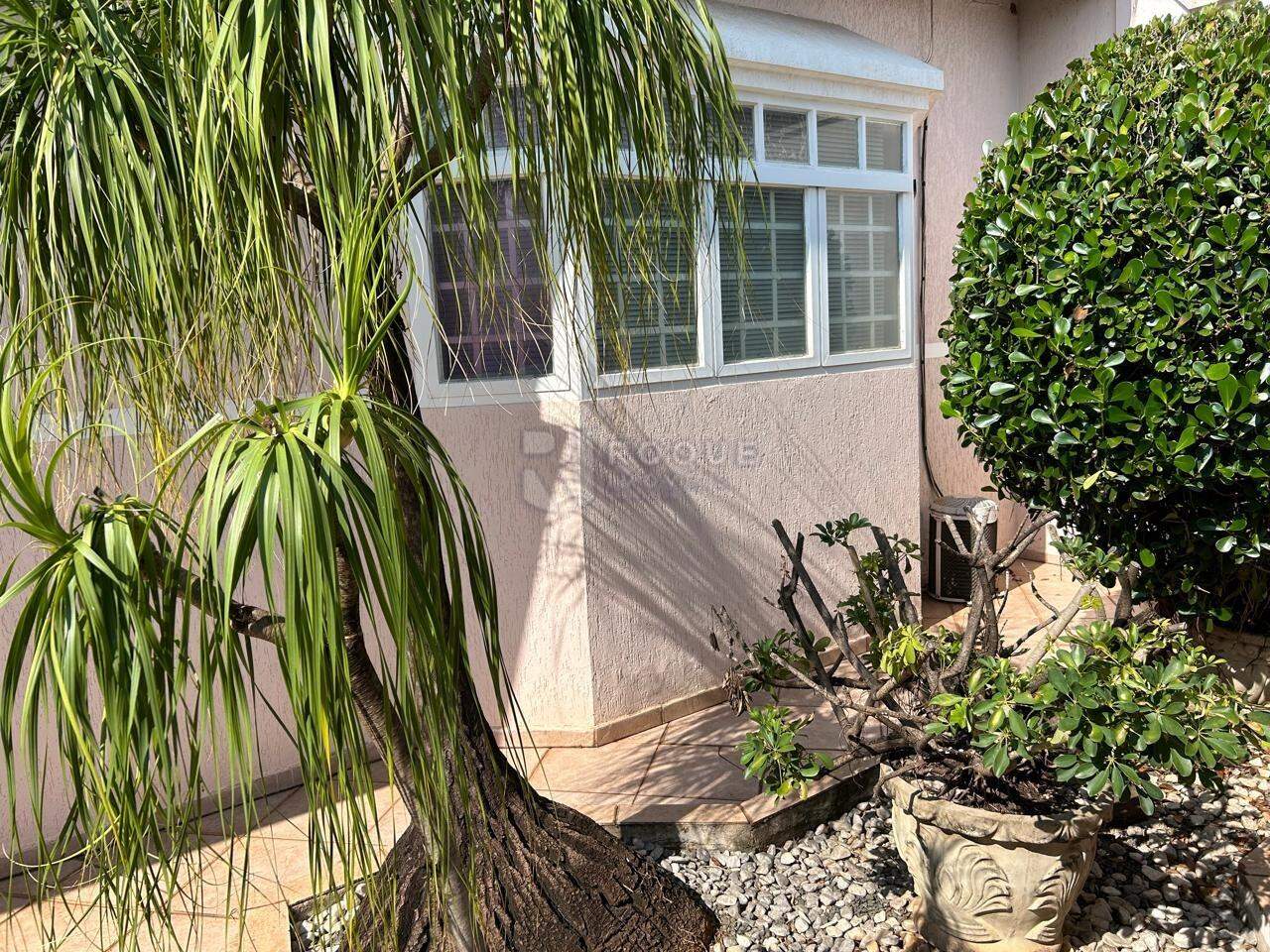 Casa Residencial à venda no bairro Jardim São Roque: Quintal