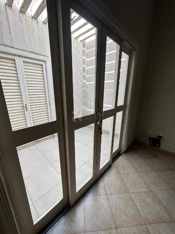 Casa Residencial à venda no bairro Jardim São Roque: Jardim inverno