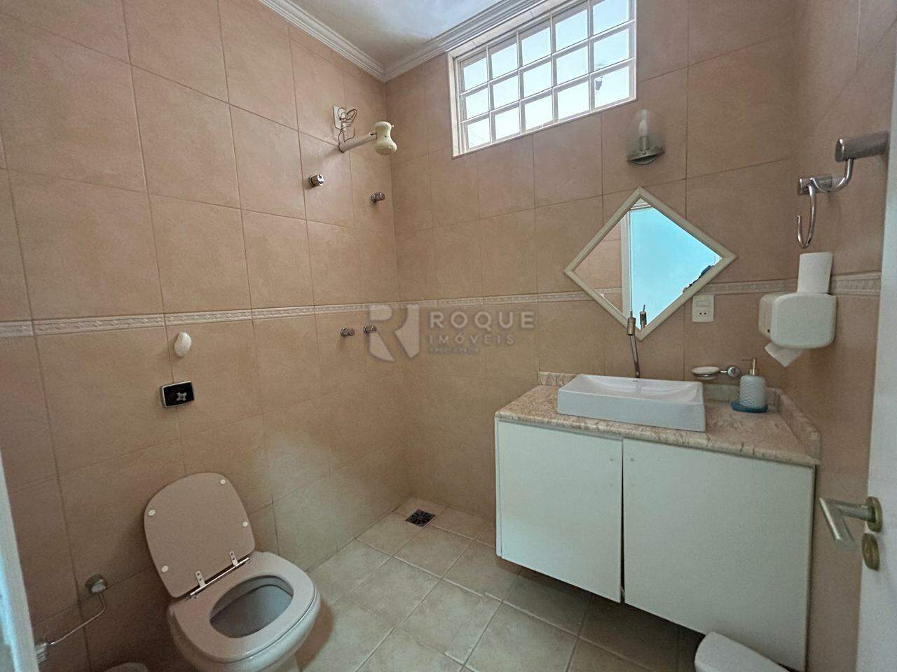 Casa Residencial à venda no bairro Jardim São Roque: WC