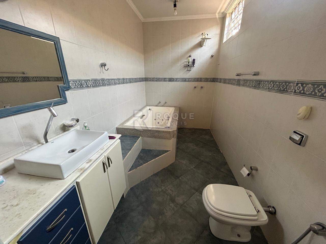 Casa Residencial à venda no bairro Jardim São Roque: WC suíte
