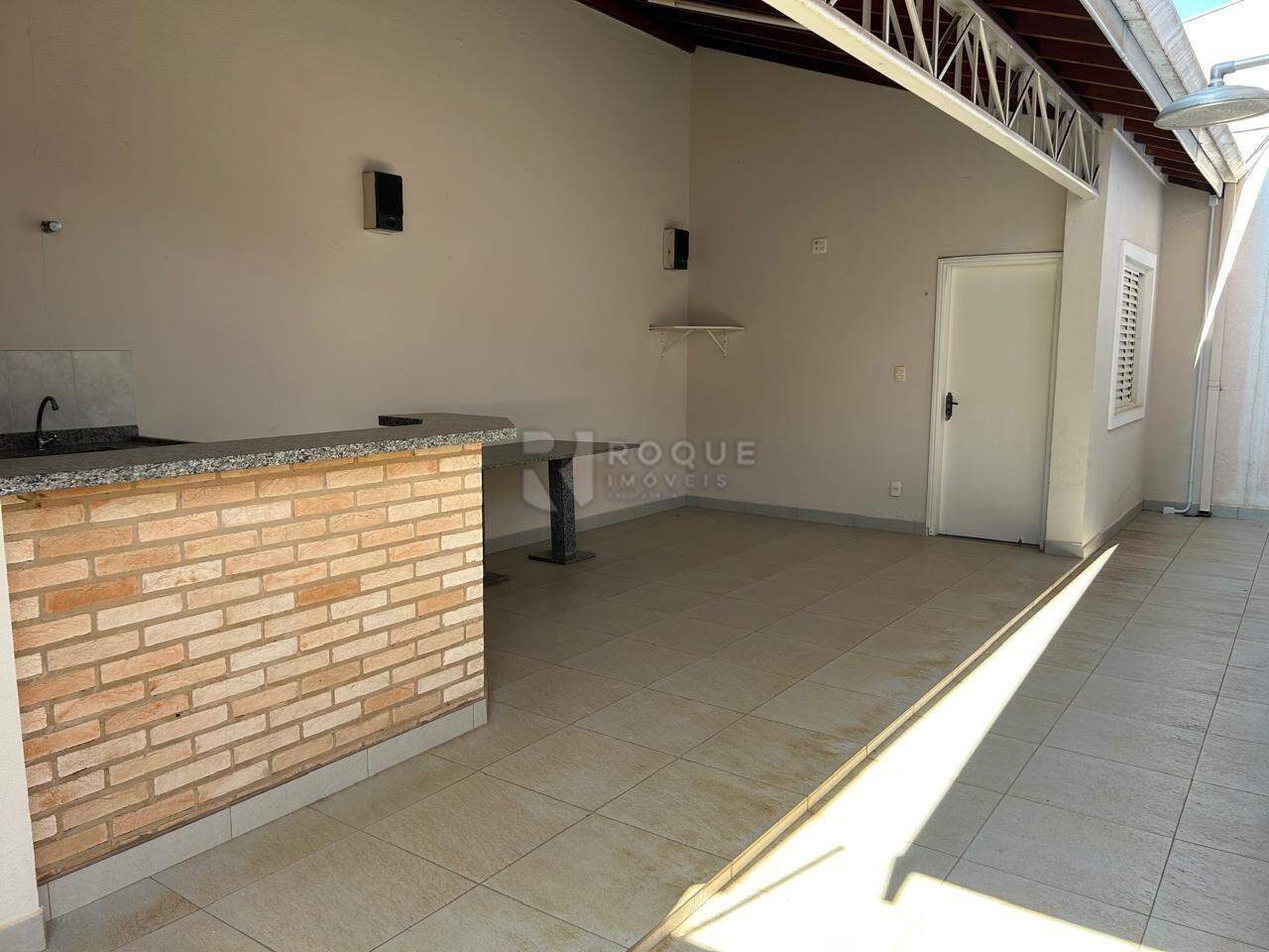 Casa Residencial à venda no bairro Jardim São Roque: Quintal