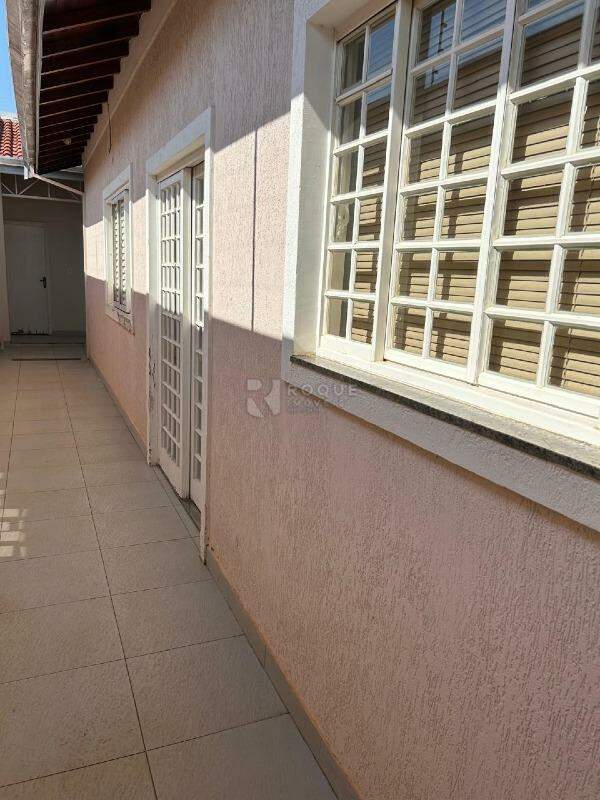Casa Residencial à venda no bairro Jardim São Roque: Quintal