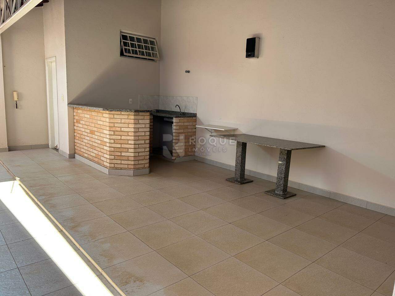 Casa Residencial à venda no bairro Jardim São Roque: Quintal