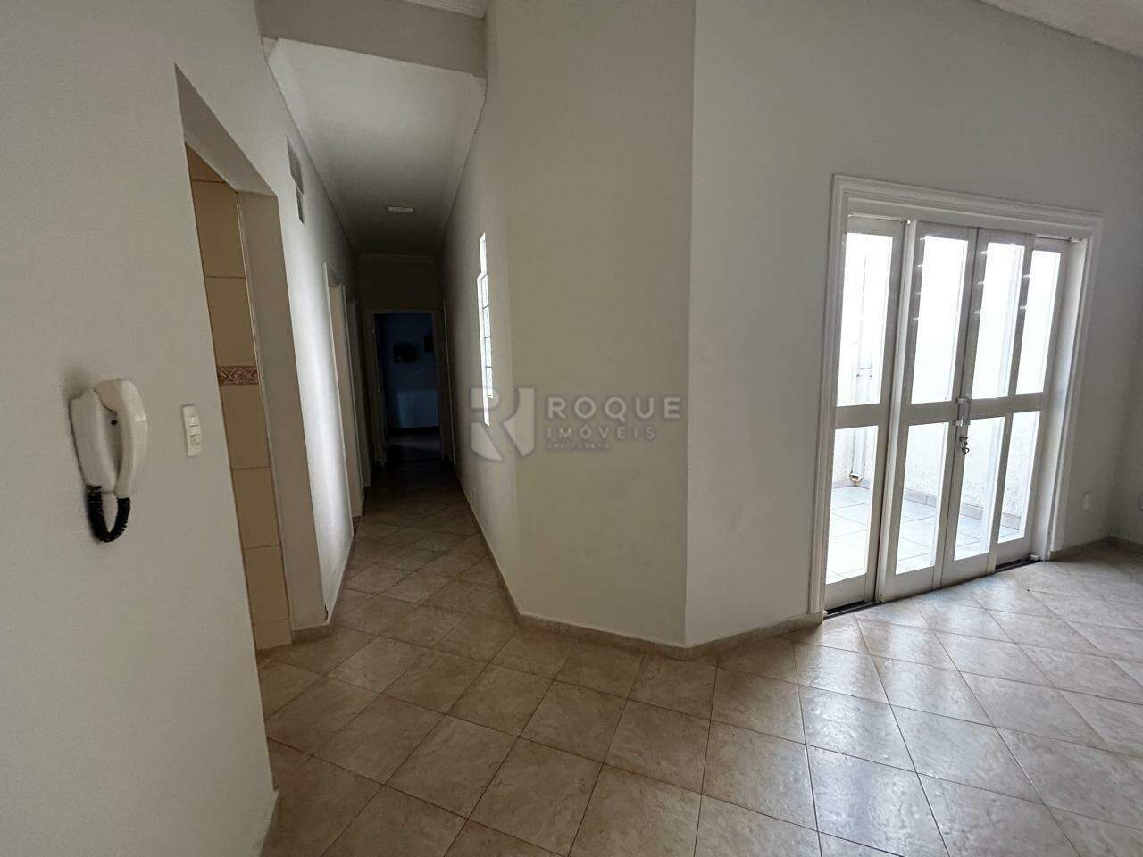 Casa Residencial à venda no bairro Jardim São Roque: Hall