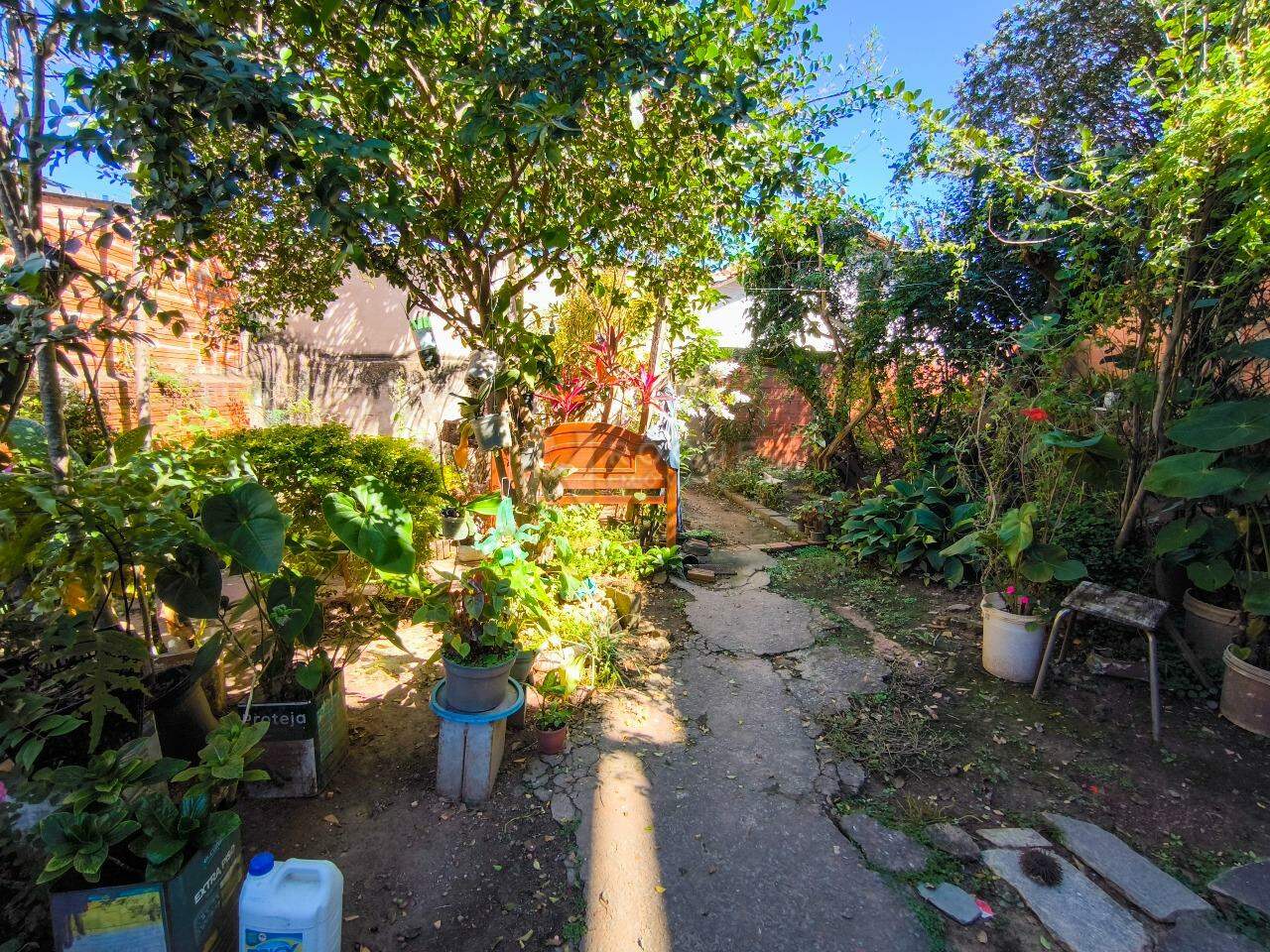 Casa Residencial à venda no bairro Parque Hippolyto: QUINTAL