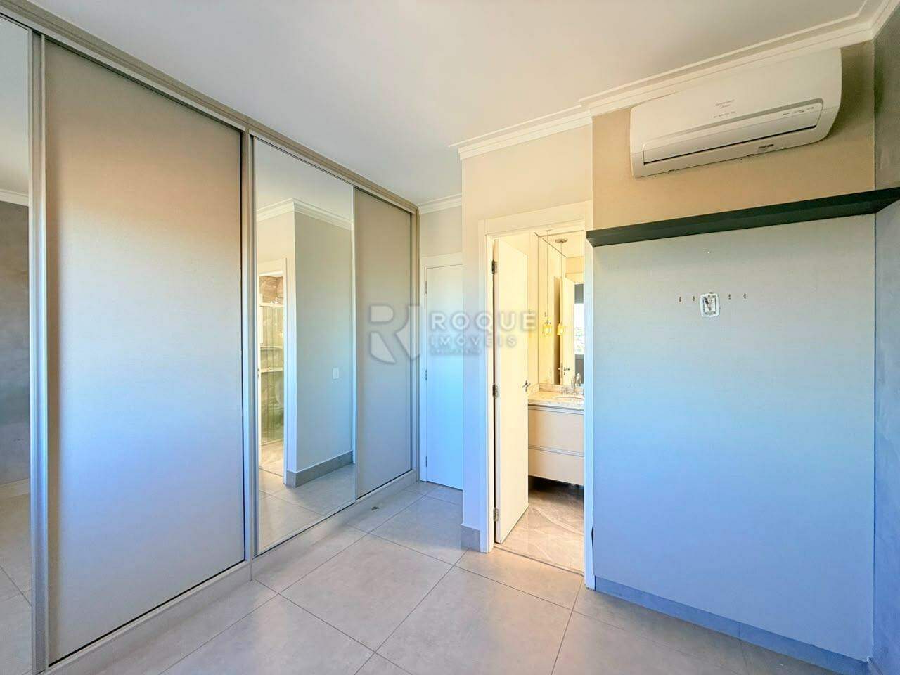 Apartamento para aluguel no bairro Jardim São Roque: Dormitório 02 Suíte 