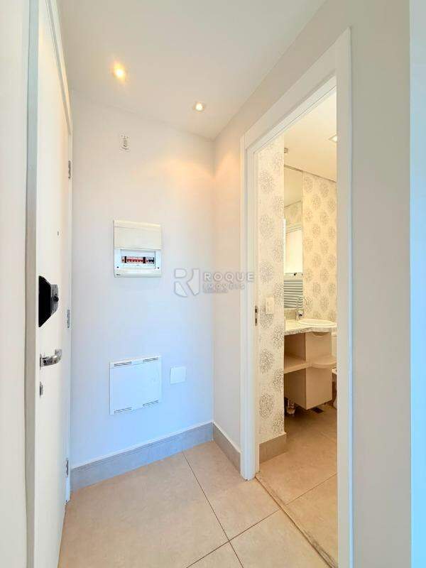 Apartamento para aluguel no bairro Jardim São Roque: Hall entrada