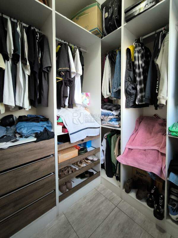 Casa Residencial à venda no bairro Vila Independência: CLOSET SUÍTE