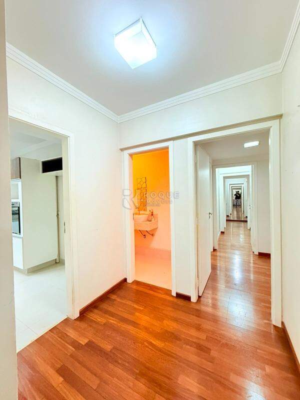 Apartamento para aluguel no bairro Centro: Hall