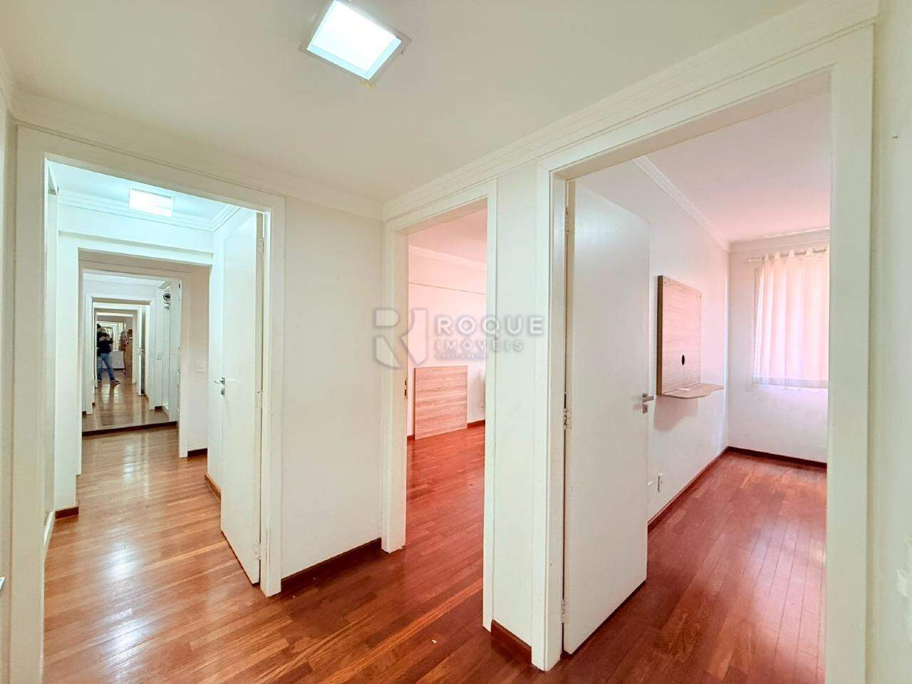 Apartamento para aluguel no bairro Centro: Hall Dormitórios