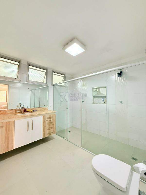 Apartamento para aluguel no bairro Centro: Wc Suíte