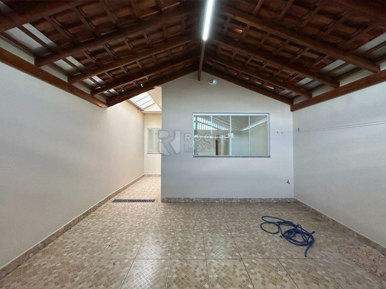 Casa Residencial para aluguel no bairro Jardim Manacá: Garagem 