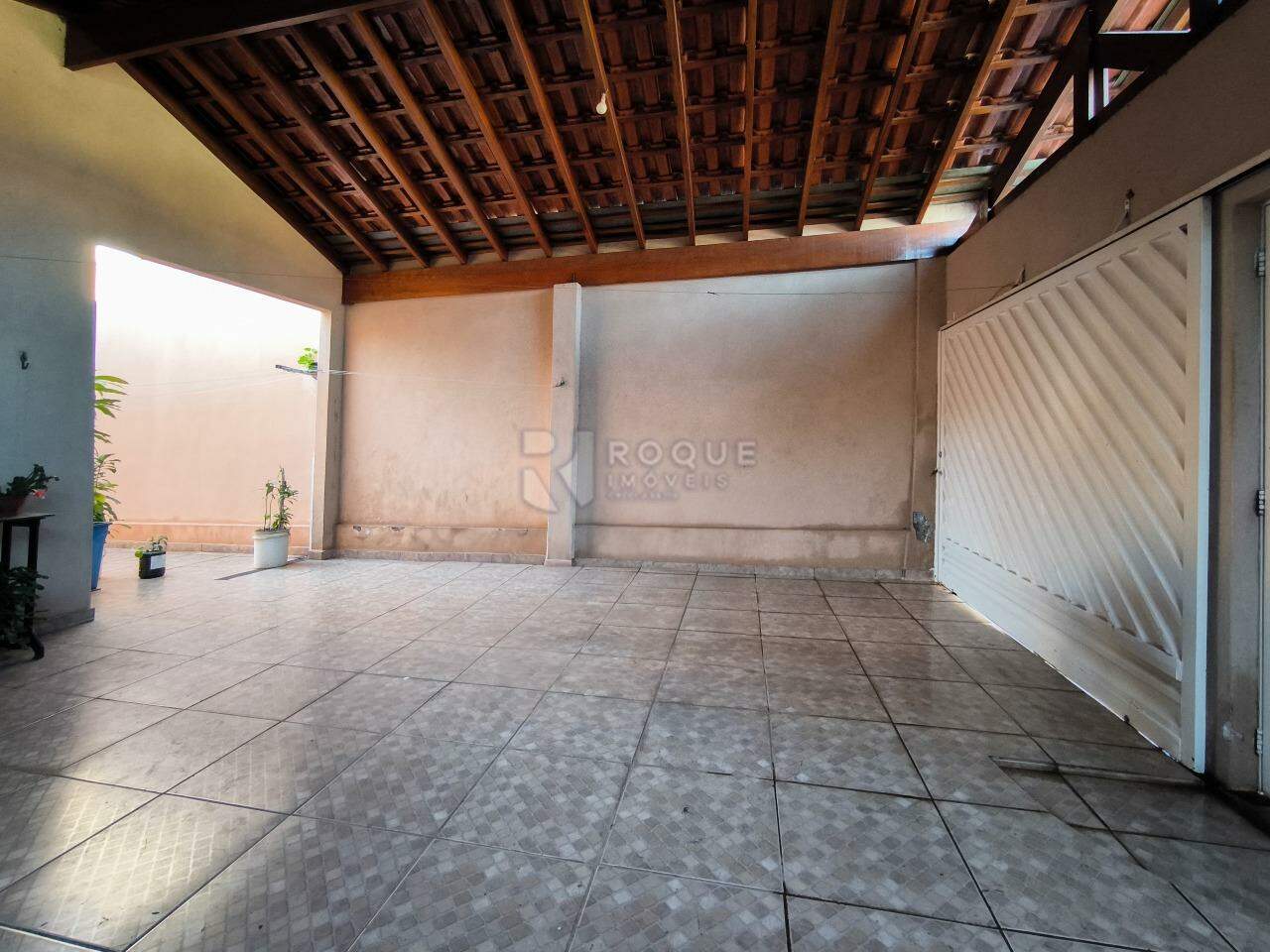 Casa Residencial à venda no bairro Parque Residencial Abílio Pedro: GARAGEM
