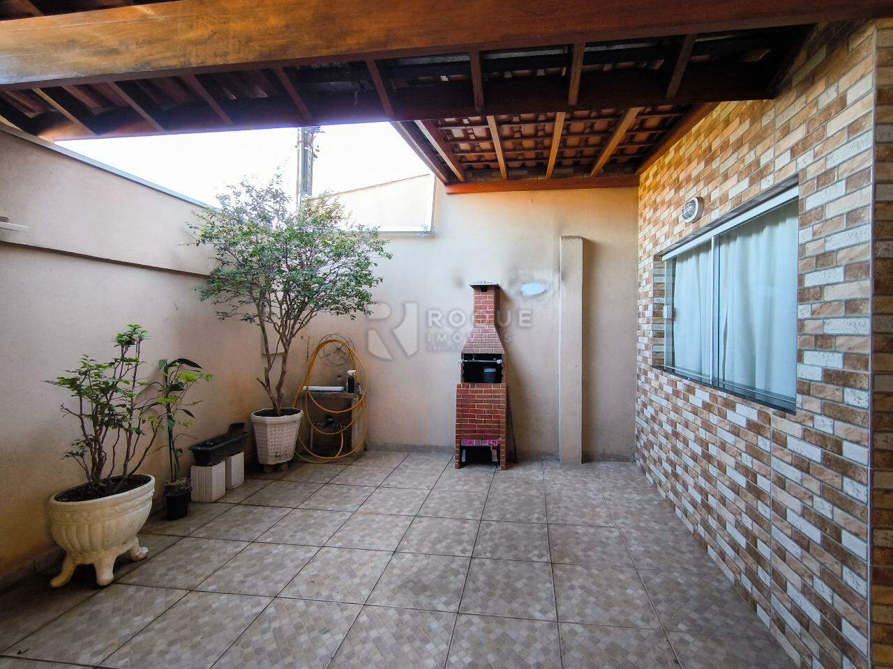 Casa Residencial à venda no bairro Parque Residencial Abílio Pedro: QUINTAL
