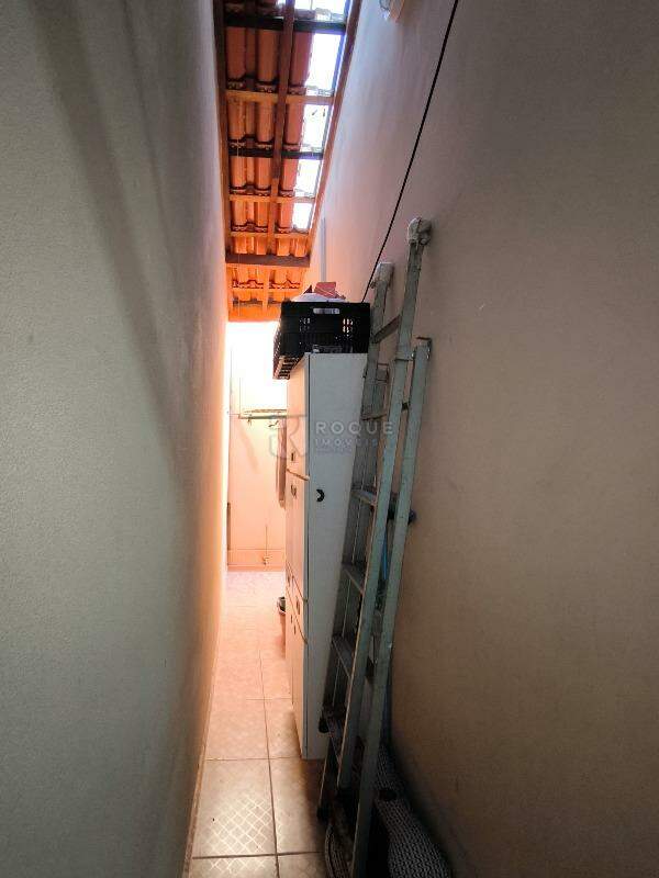 Casa Residencial à venda no bairro Parque Residencial Abílio Pedro: FUNDOS