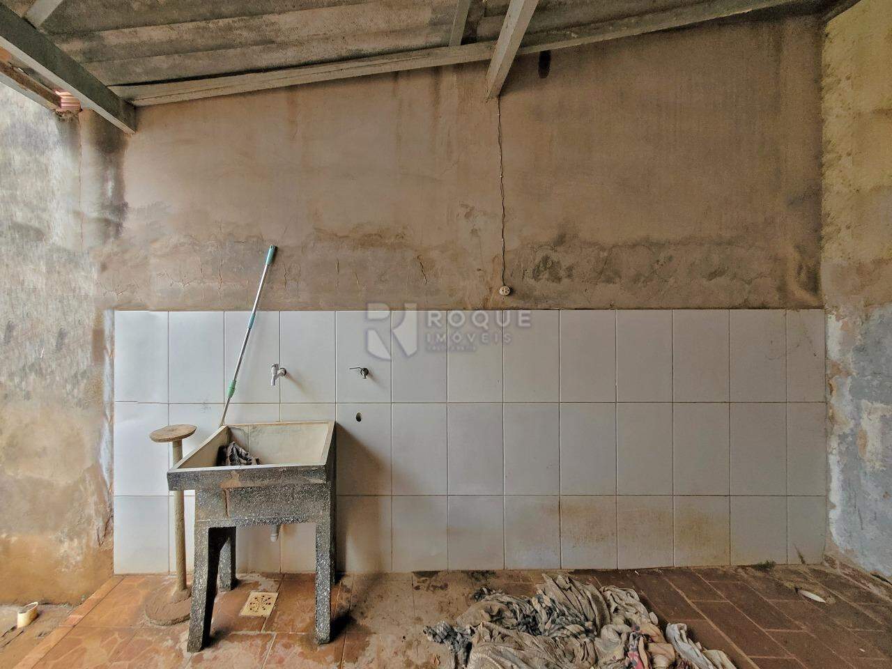 Casa Residencial à venda no bairro Vila Camargo: Lavanderia