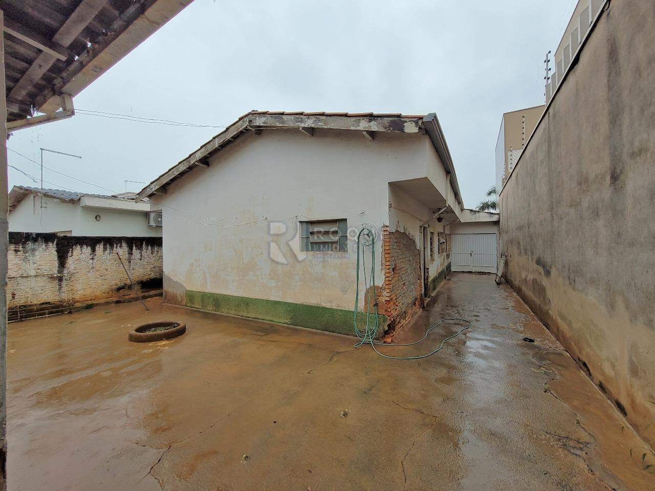 Casa Residencial à venda no bairro Vila Camargo: Fundos