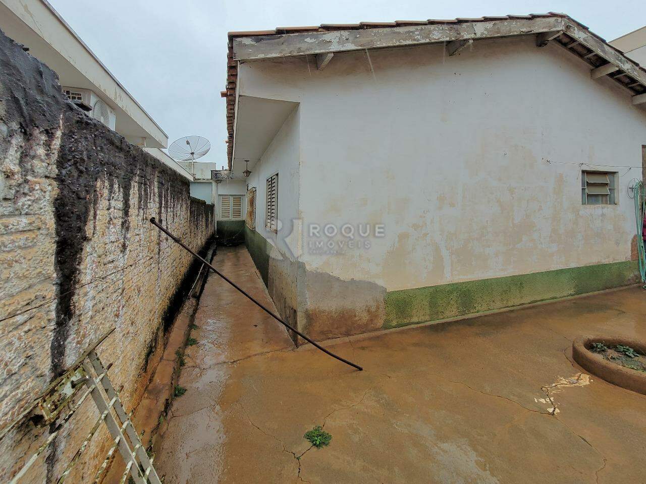 Casa Residencial à venda no bairro Vila Camargo: Fundos