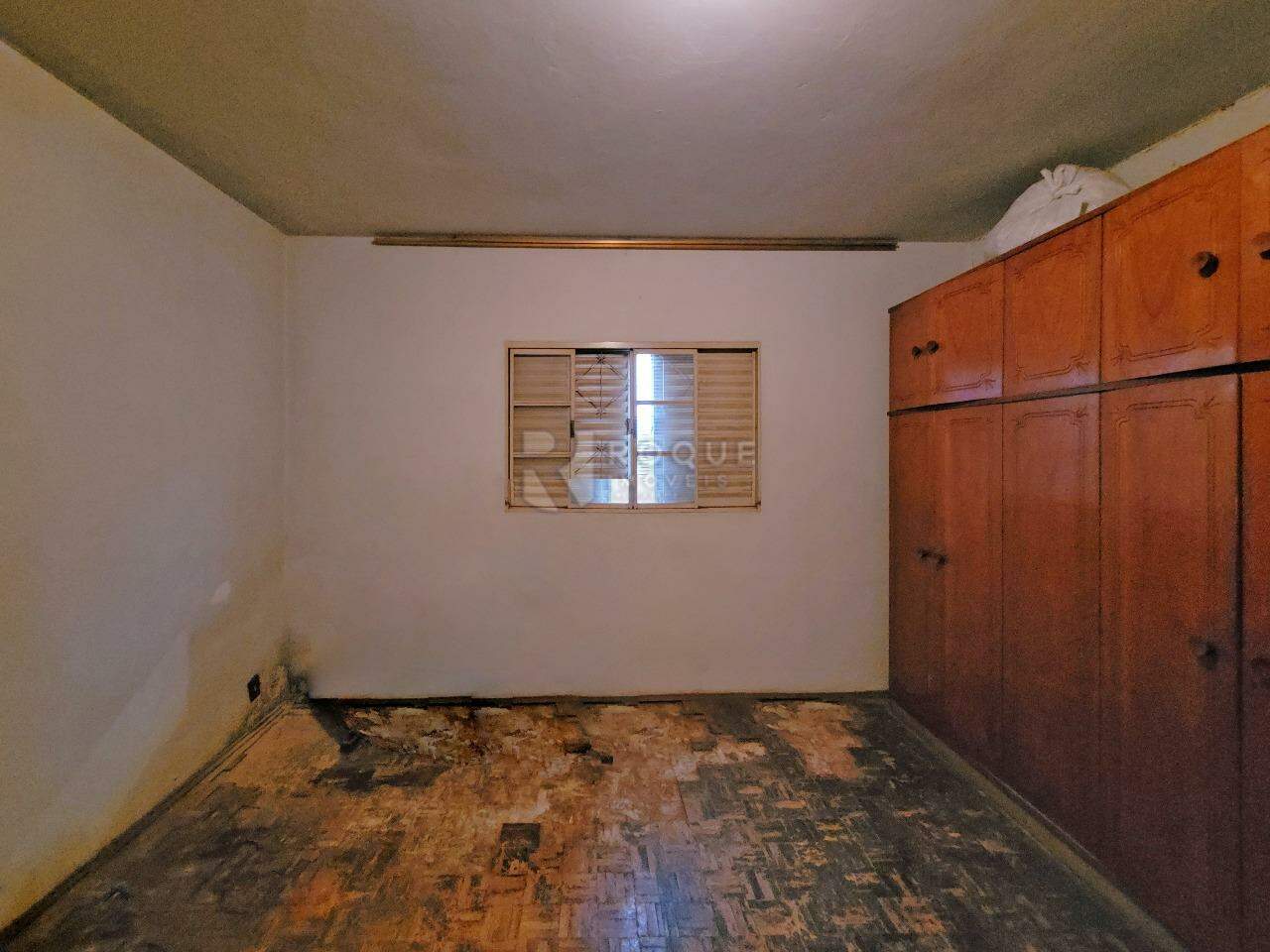 Casa Residencial à venda no bairro Vila Camargo: Suíte