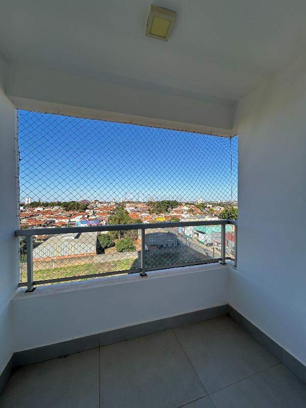 Apartamento para aluguel no bairro Chácaras Antonieta: Sacada 