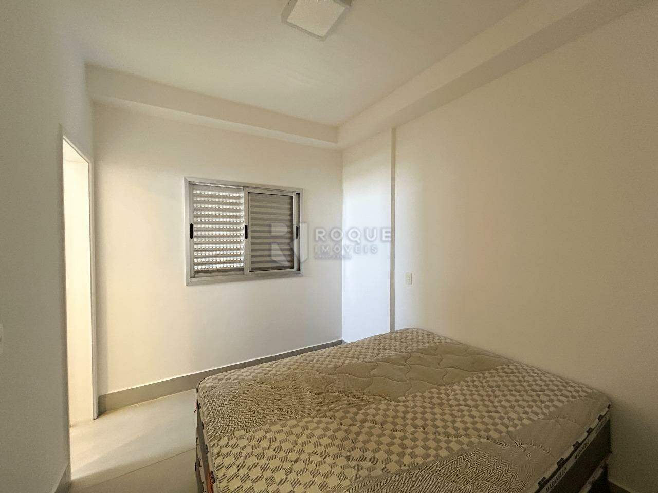 Apartamento para aluguel no bairro Chácaras Antonieta: Dormitório 3 suíte
