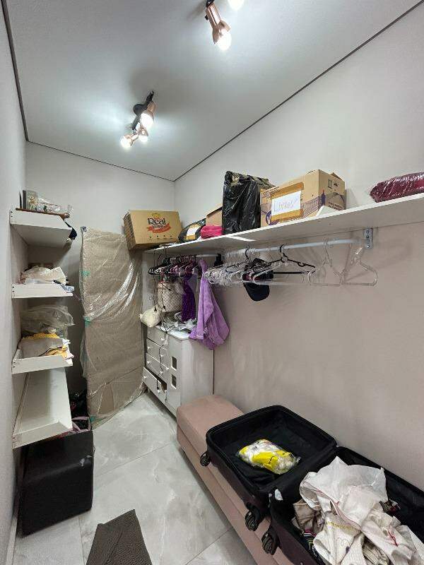 Casa em condomínio para aluguel no bairro Residenciais Fazenda Itapema: Closet Suíte 2