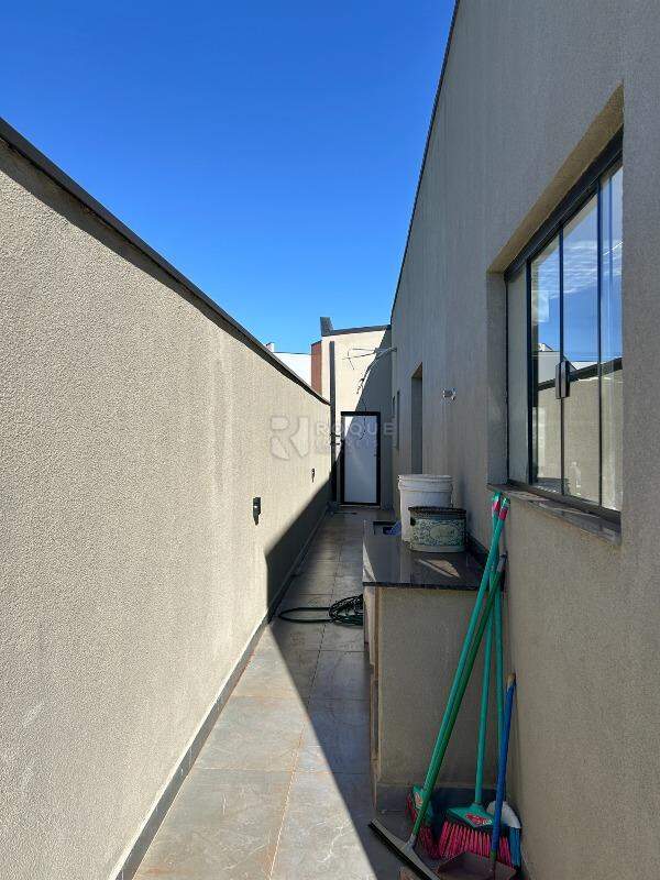 Casa em condomínio para aluguel no bairro Residenciais Fazenda Itapema: Corredor
