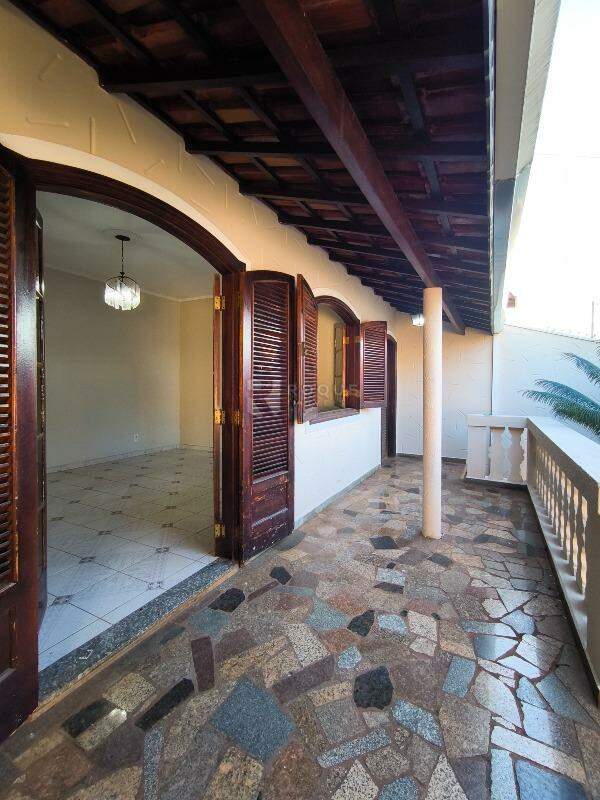 Casa Residencial à venda no bairro Jardim Paulista: VARANDA