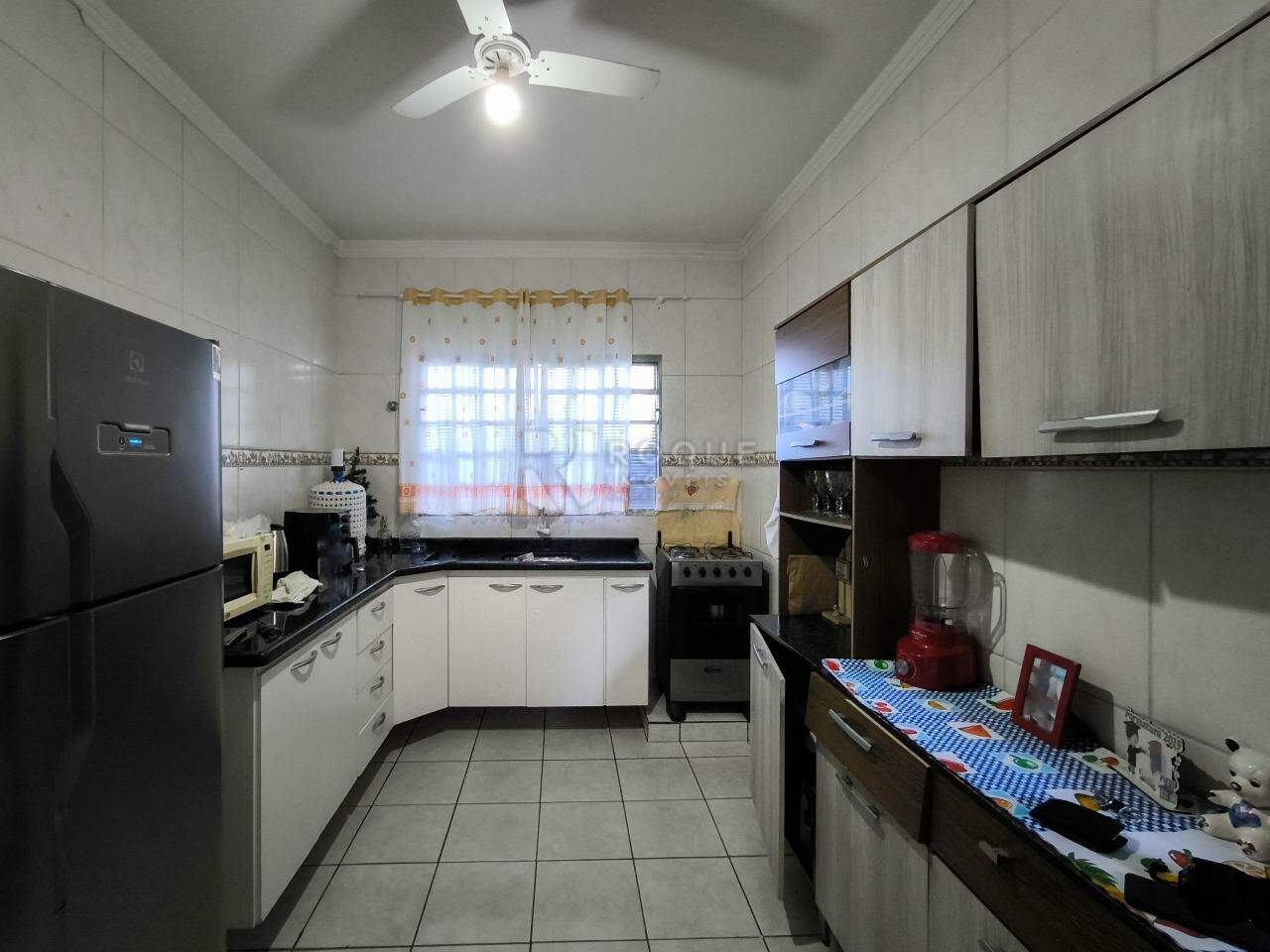 Casa Residencial à venda no bairro Jardim Residencial Guimarães: COZINHA