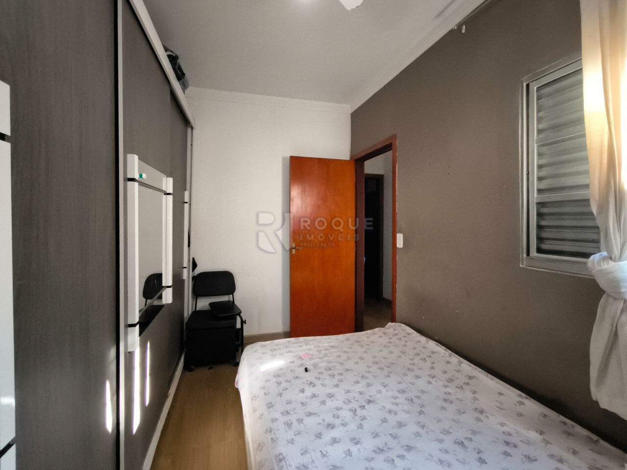 Casa Residencial à venda no bairro Jardim Residencial Guimarães: SUÍTE