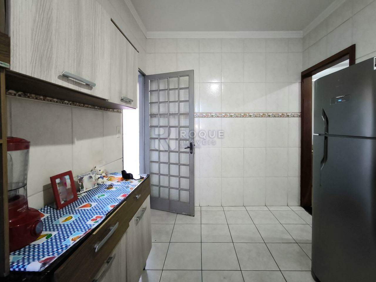 Casa Residencial à venda no bairro Jardim Residencial Guimarães: COZINHA
