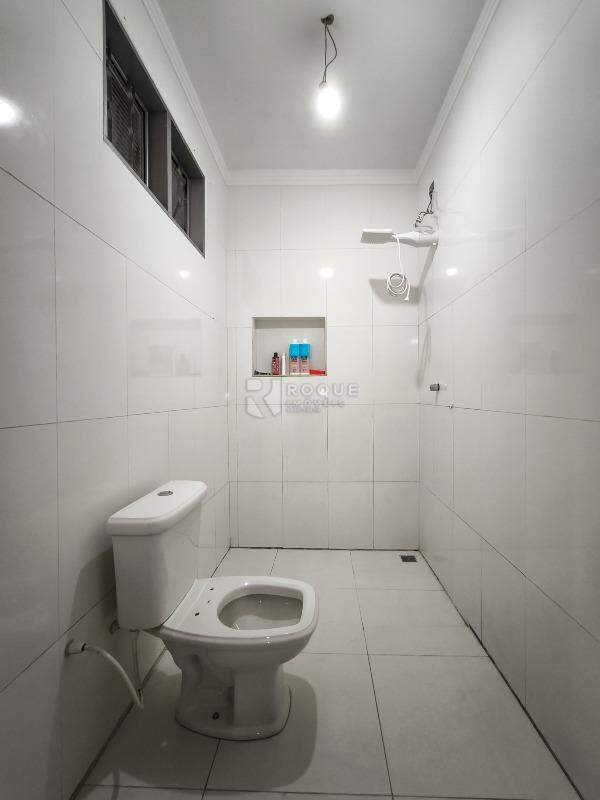 Casa Residencial à venda no bairro Jardim Residencial Guimarães: WC SUÍTE