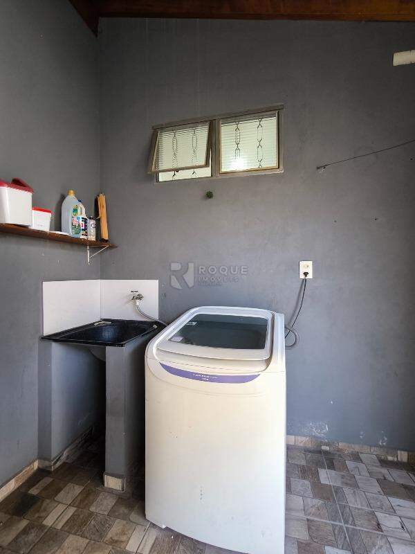Casa Residencial à venda no bairro Jardim Residencial Guimarães: LAVANDERIA