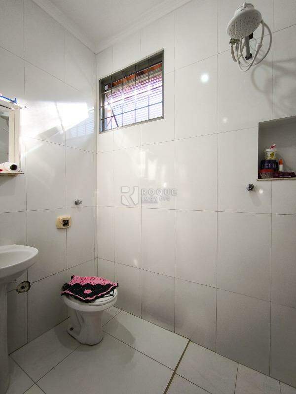 Casa Residencial à venda no bairro Jardim Residencial Guimarães: BANHEIRO SOCIAL