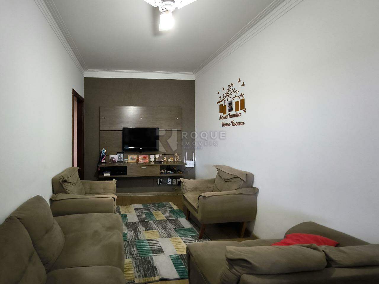 Casa Residencial à venda no bairro Jardim Residencial Guimarães: SALA DE ESTAR