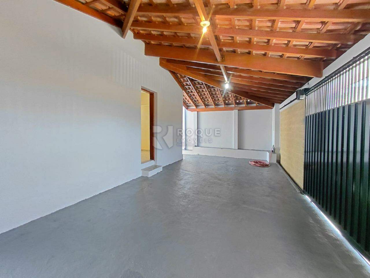 Casa Residencial para aluguel no bairro Jardim Santana: Garagem