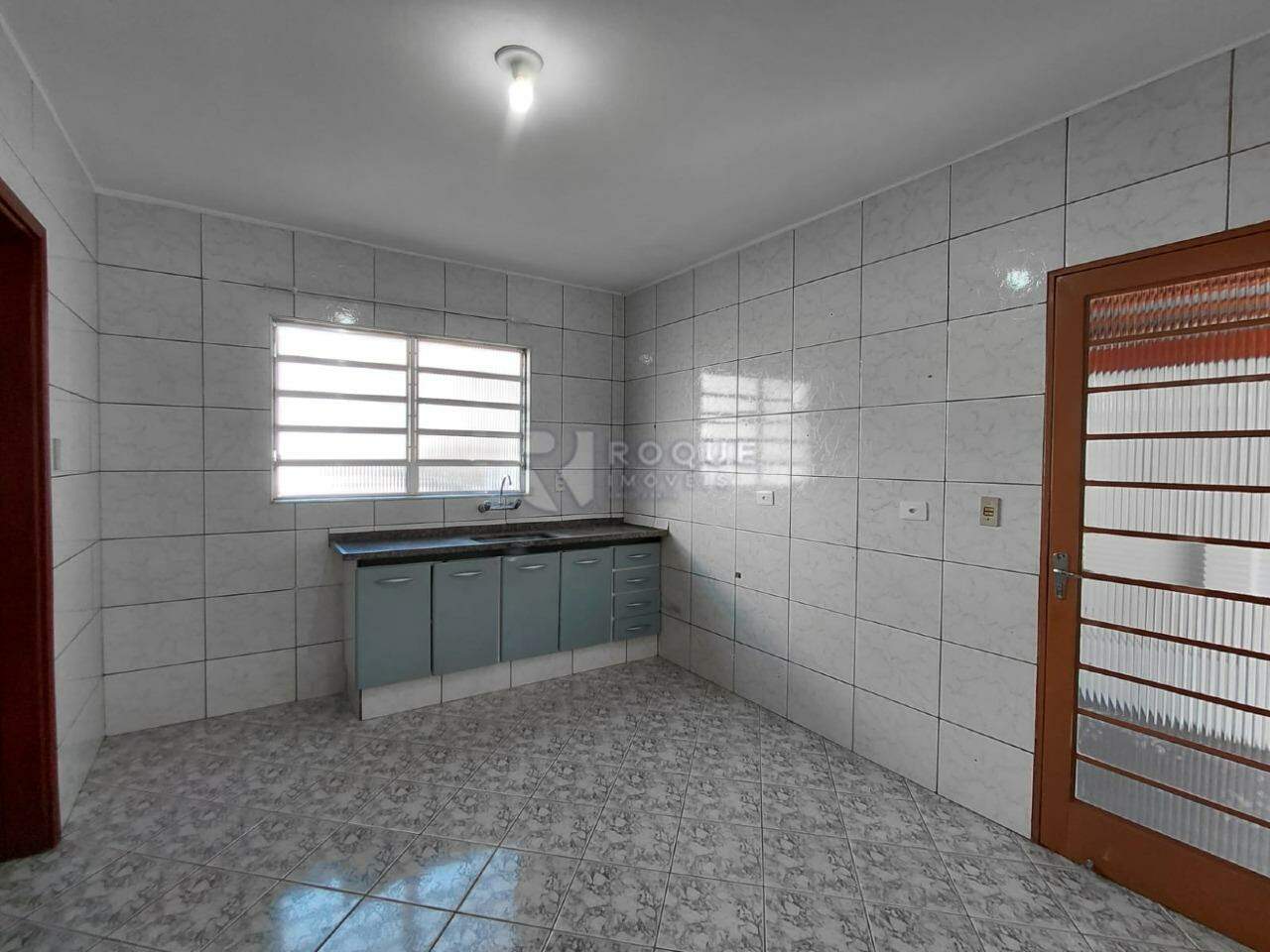 Casa Residencial para aluguel no bairro Jardim Santana: Cozinha