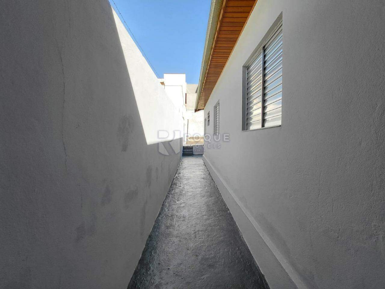 Casa Residencial para aluguel no bairro Jardim Santana: Quintal