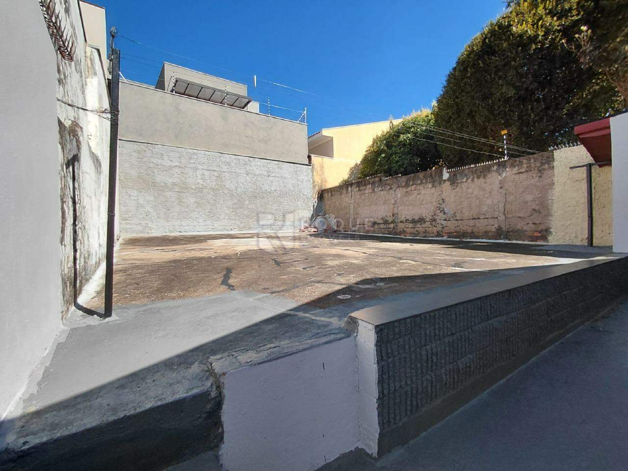 Casa Residencial para aluguel no bairro Jardim Santana: Quintal