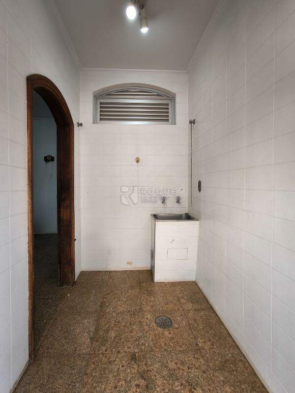 Casa Residencial à venda no bairro Jardim Santa Fé: LAVANDERIA