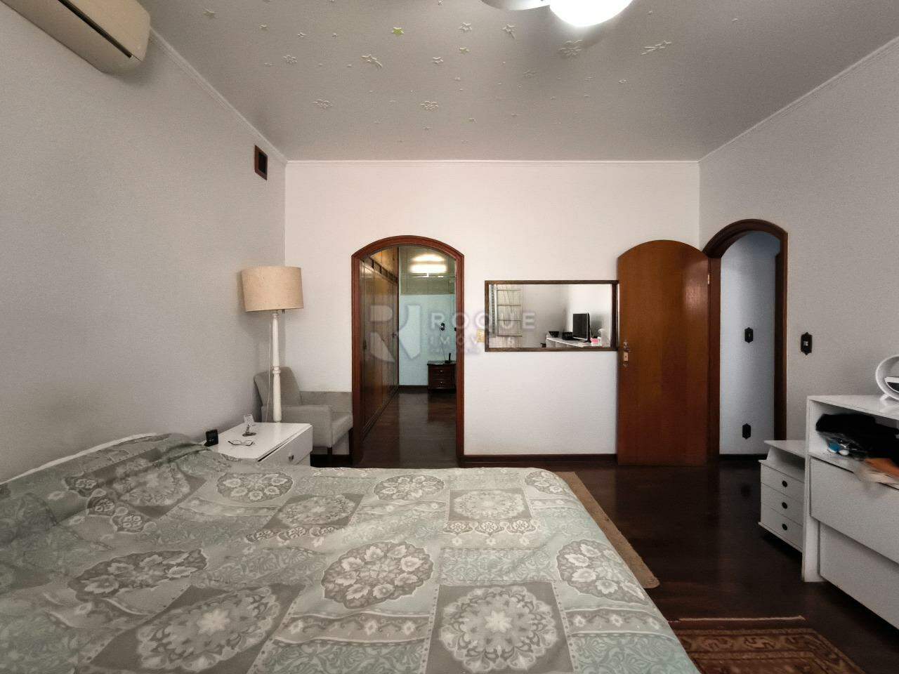 Casa Residencial à venda no bairro Jardim Santa Fé: SUÍTE
