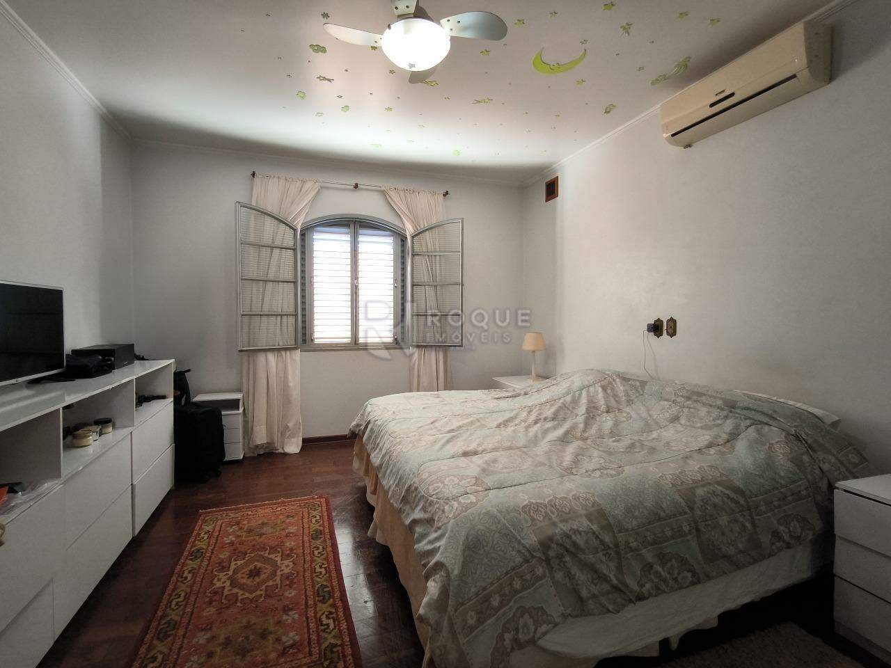 Casa Residencial à venda no bairro Jardim Santa Fé: SUÍTE