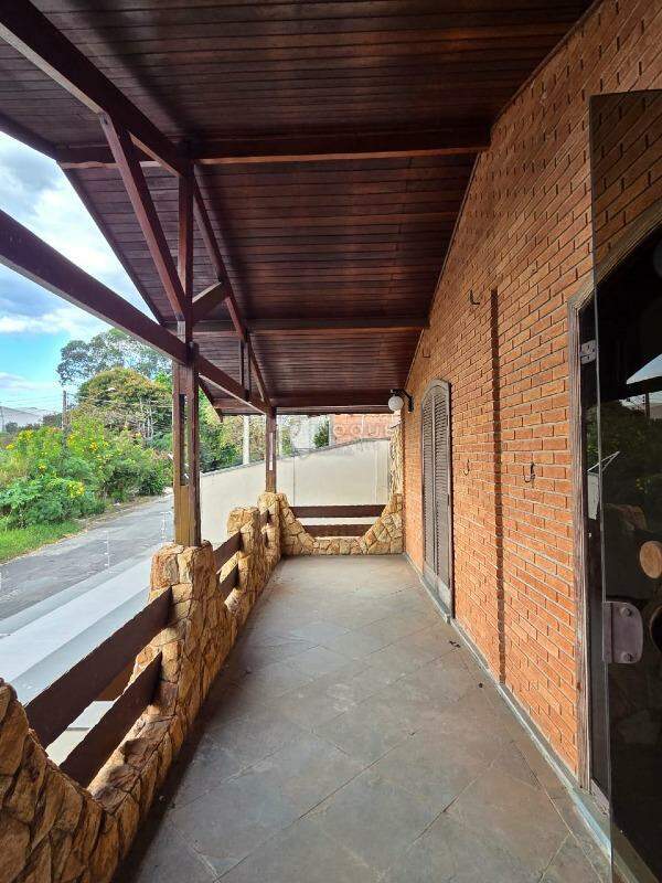 Casa Residencial à venda no bairro Jardim Anhanguera: Varanda