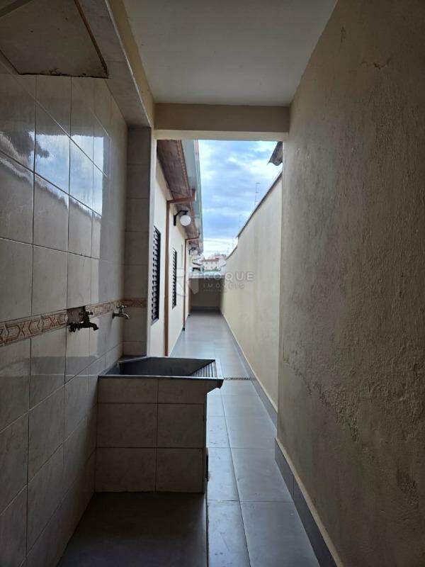 Casa Residencial à venda no bairro Jardim Anhanguera: Área de serviço