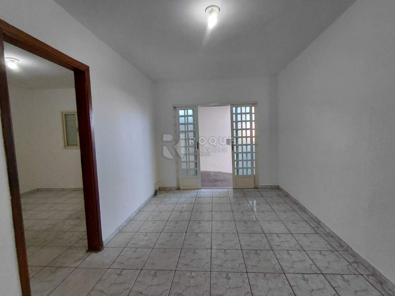 Casa Residencial para aluguel no bairro Vila Cristovam: Sala