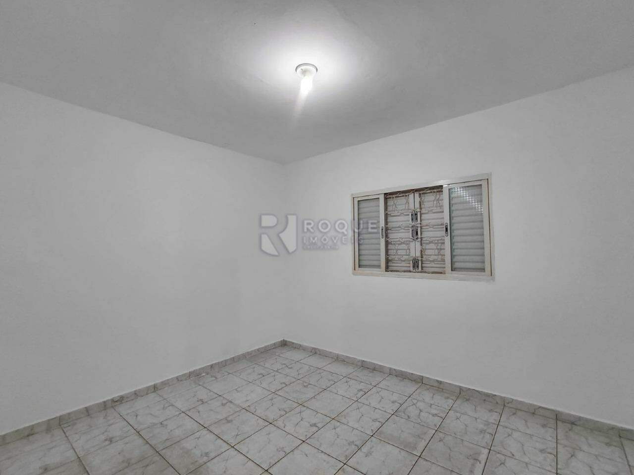 Casa Residencial para aluguel no bairro Vila Cristovam: Dormitório 1
