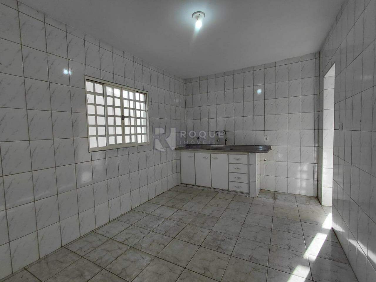 Casa Residencial para aluguel no bairro Vila Cristovam: Cozinha