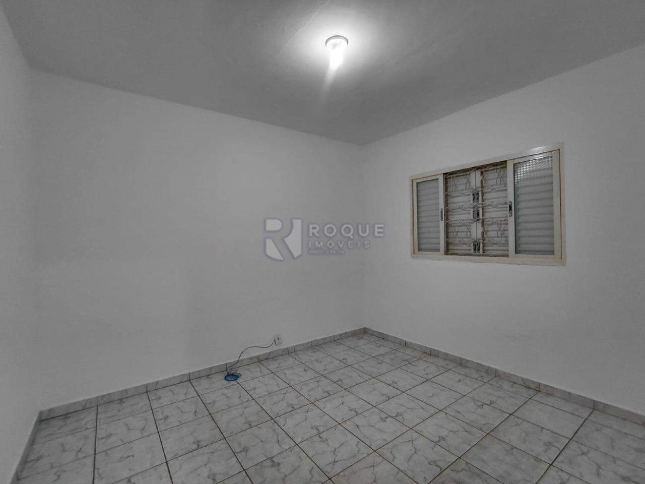 Casa Residencial para aluguel no bairro Vila Cristovam: Dormitório 2