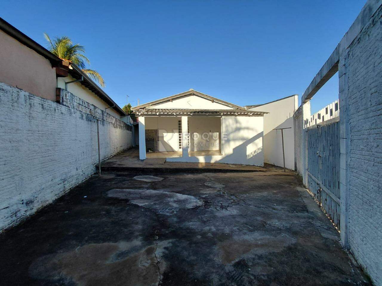 Casa Residencial para aluguel no bairro Vila Cristovam: Quintal